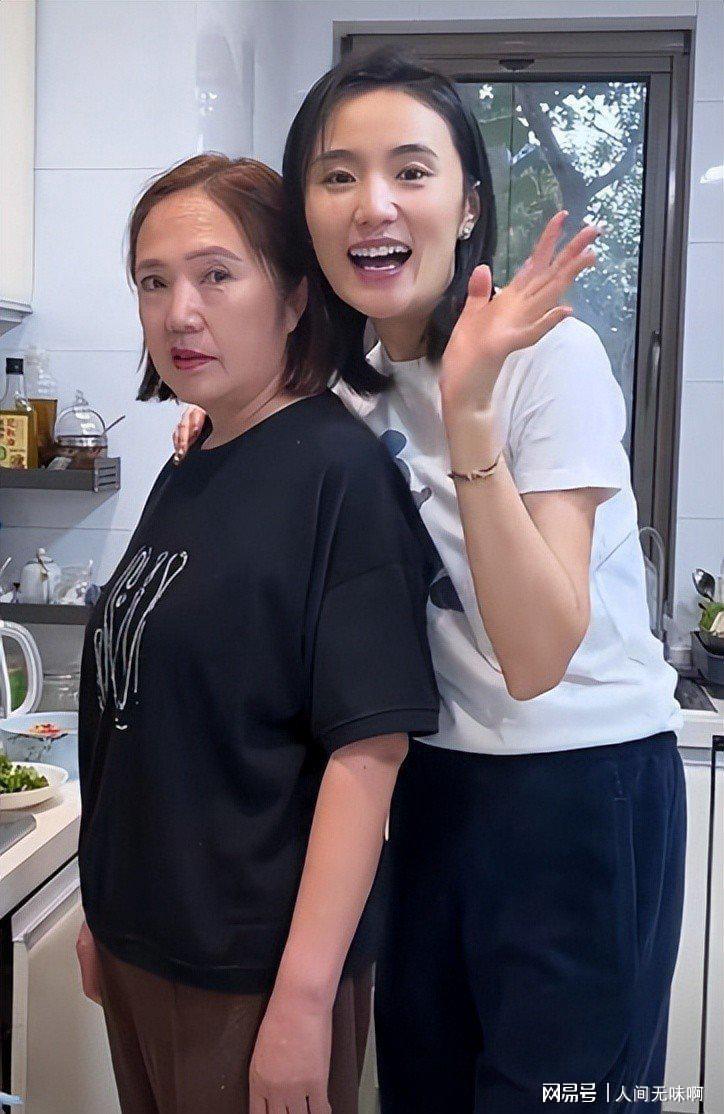 蜘蛛直播登录入口-离婚才3个月,高调谈论再婚的李亚鹏,没给海哈金喜留一丝体面
